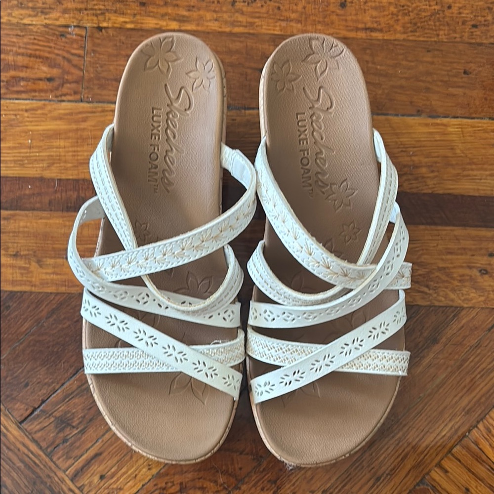Skechers Women's Cream Sandals